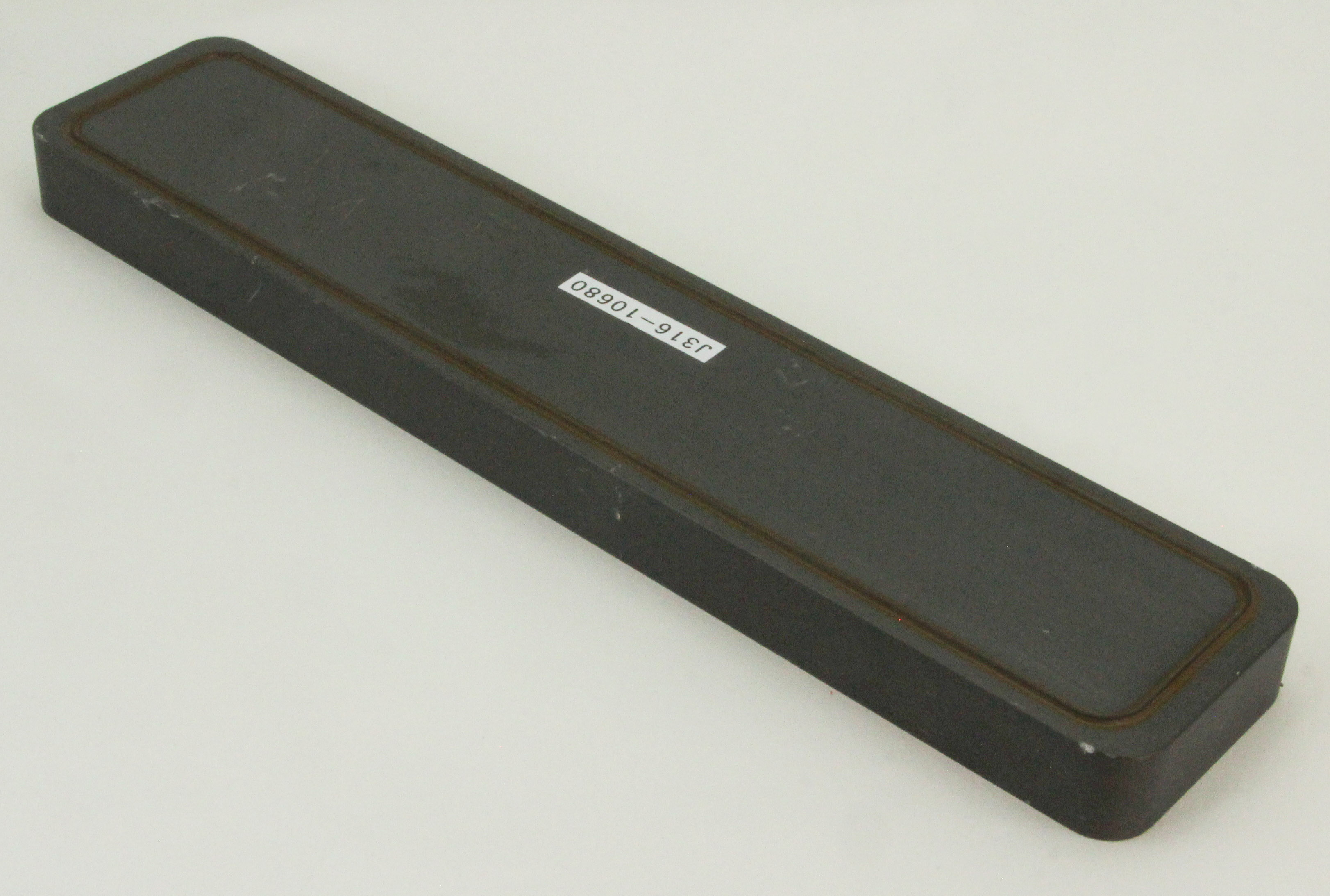 売却済み 10680 LAM RESEARCH DOOR,W/ BLONDED SEAL, SLOT VALVE 790-008220-001